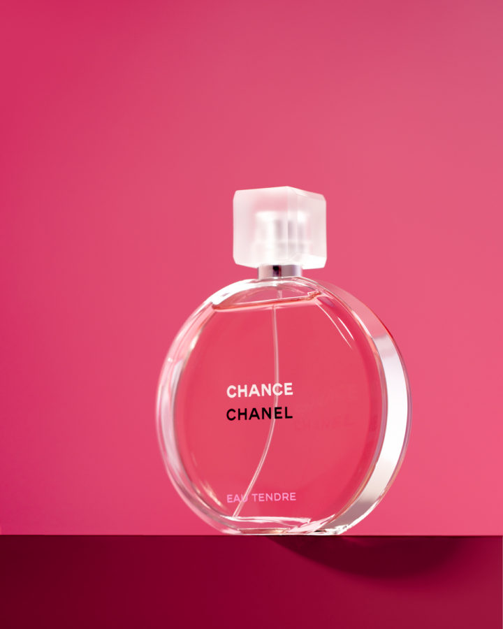 pink product fragrance Chanel chance bold light and shadow by Teresa Ste-Marie Montreal commercial photographer ; Visual Media Strategy